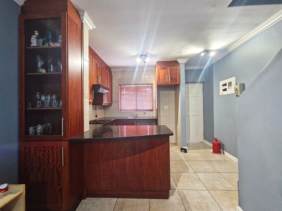 To Let 2 Bedroom Property for Rent in Durbanville Western Cape